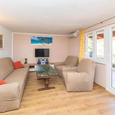 Hébergement de vacances Okrug Gornji 51 *