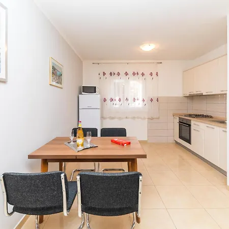 Okrug Gornji 51 Hébergement de vacances Trogir