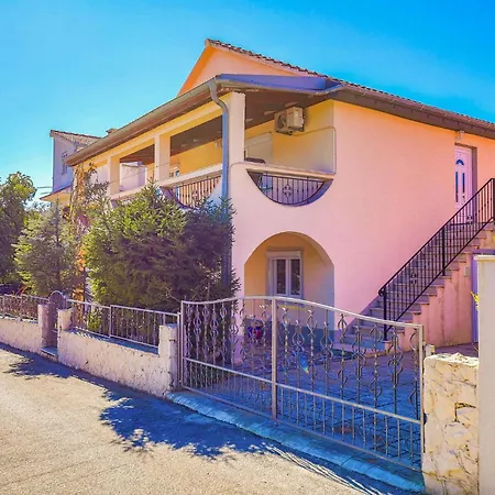 別荘 Okrug Gornji 51 トロギール