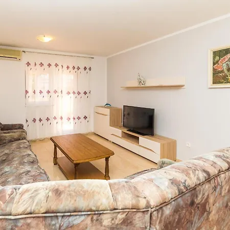 Okrug Gornji 51 Hébergement de vacances