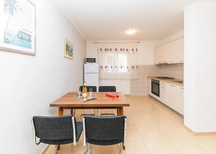 Okrug Gornji 51 Nyaraló Trogir